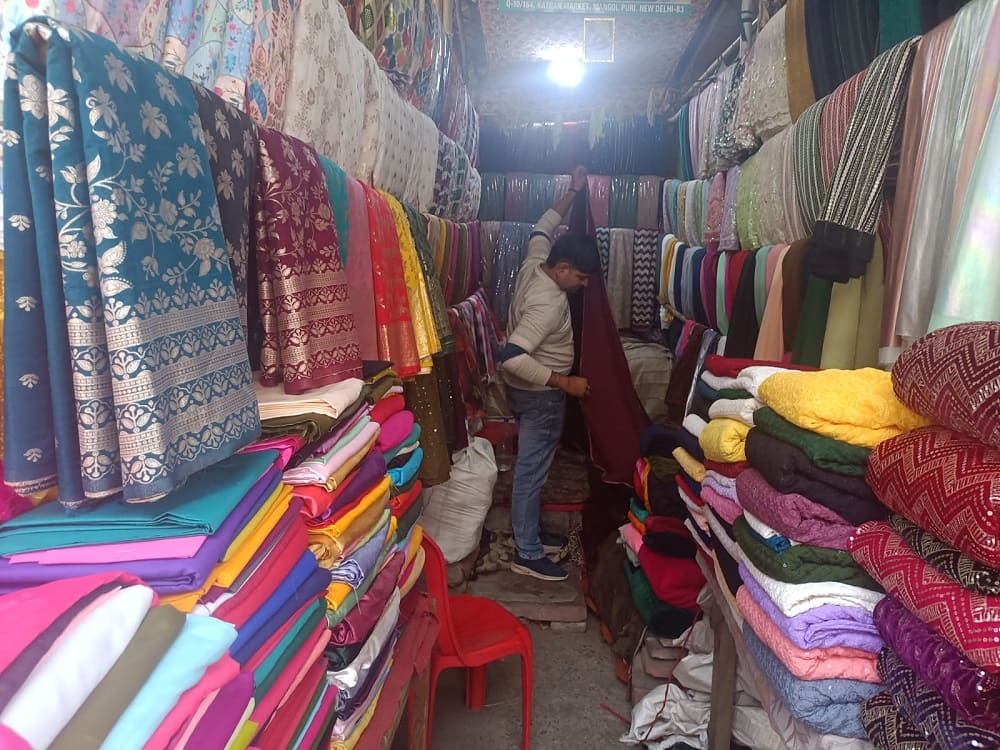 Budget Friendly Offline Fabric Markets In Delhi Ncr - Happiness Creativity