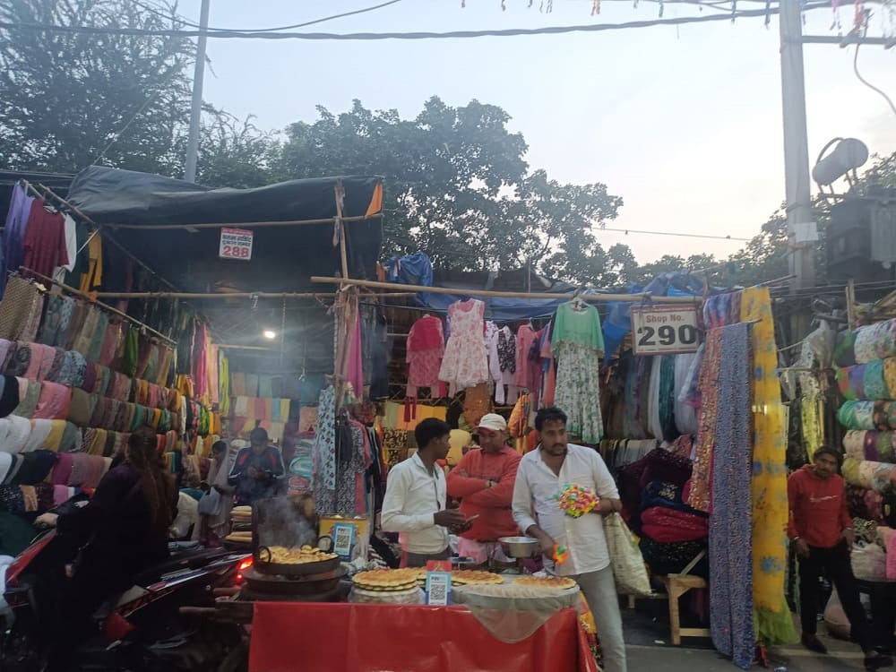 magolpuri fabric market